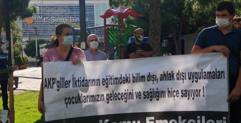 Halkçı Kamu Emekçileri olarak AKPgillerin Korona Salgını sürecinde öğrencilerimizin sağlığını hiçe sayarak YKS ve LGS sınavlarını yapmalarını protesto ettik