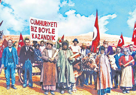 29 Ekim Cumhuriyet bayrağını yeniden burçlara dikmek için İkinci Kuvayimilliye