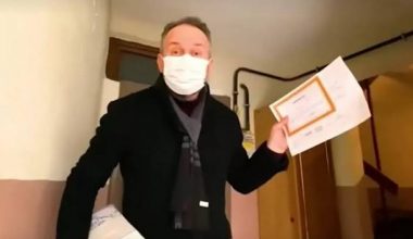 Ne karne, ne çay, ne kömür, ne makarna dağıtmanız yaptığınız hırsızlığın, vurgunların, sömürünün üzerini örtemeyecek! Ne karne, ne çay, ne kömür, ne makarna dağıtmanız yaptığınız hırsızlığın, vurgunların, sömürünün üzerini örtemeyecek!