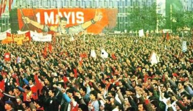 Kutlu Olsun İşçi Sınıfının Birlik Mücadele Dayanışma günü 1 Mayıs Kutlu Olsun İşçi Sınıfının Birlik Mücadele Dayanışma günü 1 Mayıs