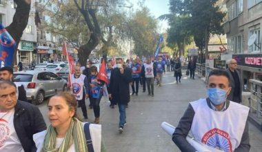 Sendikamız Eğitim-İş’in Gaziantep’te düzenlediği eylemde, Halkçı Kamu Emekçileri olarak Serap Öğretmen’imizi yalnız bırakmadık!