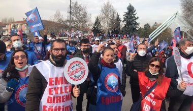 Kamu Emekçilerinin Anıtpark’tan yükselen çığlığı “Tükeniyoruz!” Ekonomik kriz ve zamlarla, yoksulluğa mahkum edilen Kamu Emekçileri olarak haykırdık:  “Emperyalistler, işbirlikçiler, geldikleri gibi gidecekler!”