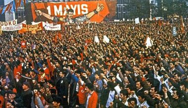 2022 1 Mayıs’ı: Birleşik Kamu İş bir istatistik kurumu değil, mücadele örgütü olmalıdır! Yaşasın Taksim Mücadelemiz! 2022 1 Mayıs’ı: Birleşik Kamu İş bir istatistik kurumu değil, mücadele örgütü olmalıdır! Yaşasın Taksim Mücadelemiz!
