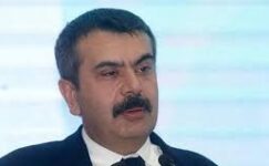 AKP’giller Ortaçağcı Faşist Din Devleti’nin inşası için eğitim alanındaki uygulamalarına hız kesmeden devam ediyor!  Karanlık gidişin yeni görevlisi: Yusuf Tekin!